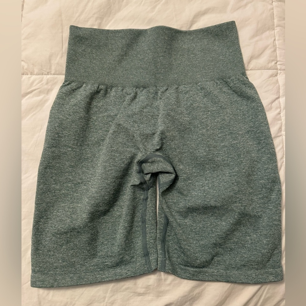 NVGTN scrunch shorts